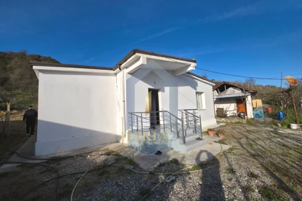 Shtepi private per shitje ne Ndroq”