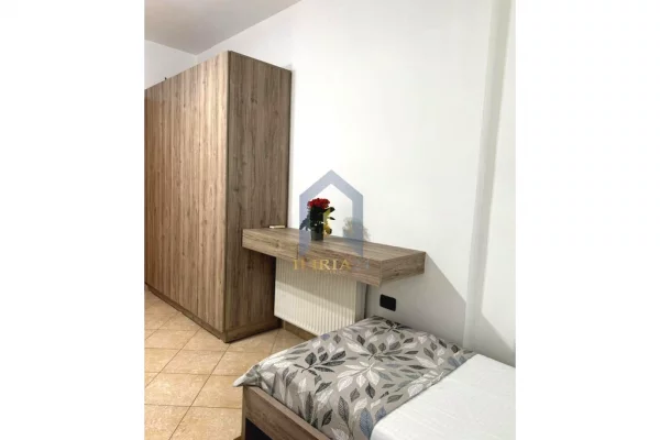 Shtepi me qera Apartament ne Tirane, 3+1, Mobilimi E mobiluar, Pagesa 1,600  Euro.