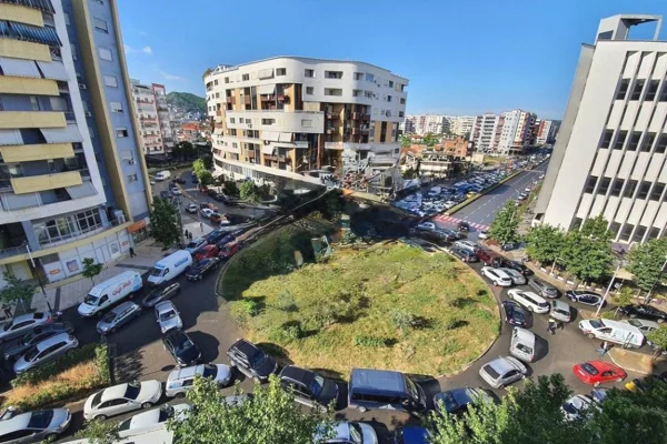 Business Property for Rent 1+1 in Tirana - 1,500 Euro