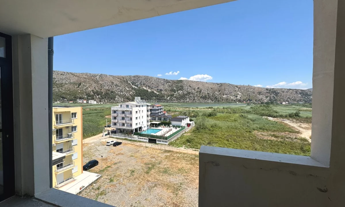 Appartamento in vendita a Alessio 2+1, Vuoto