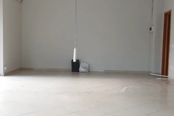 JEPET DYQAN ME QIRA TEK RRUGA E BARRIKADAVE