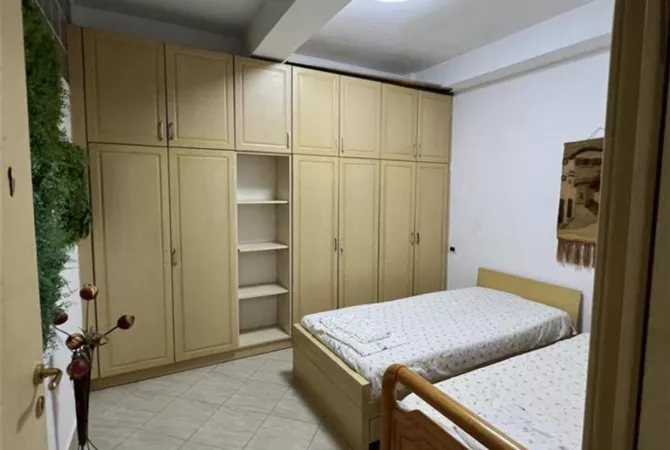 Shtepi me qera 2+1 ne Tirane - 650 Euro