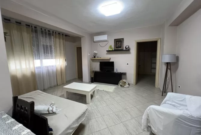 Shtepi me qera Apartament ne Tirane, 2+1, Mobilimi E mobiluar, Pagesa 650  Euro.