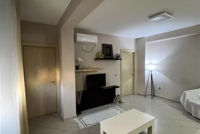 Shtepi me qera Apartament ne Tirane, 2+1, Mobilimi E mobiluar, Pagesa 650  Euro.