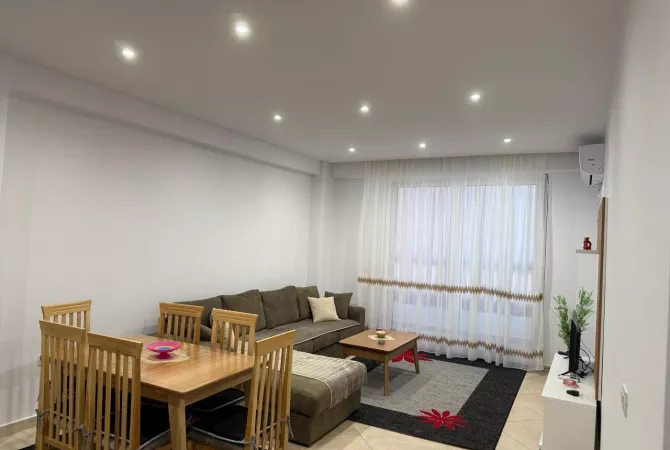 Shtepi me qera Apartament ne Tirane, 2+1, Mobilimi E mobiluar, Pagesa 550  Euro.