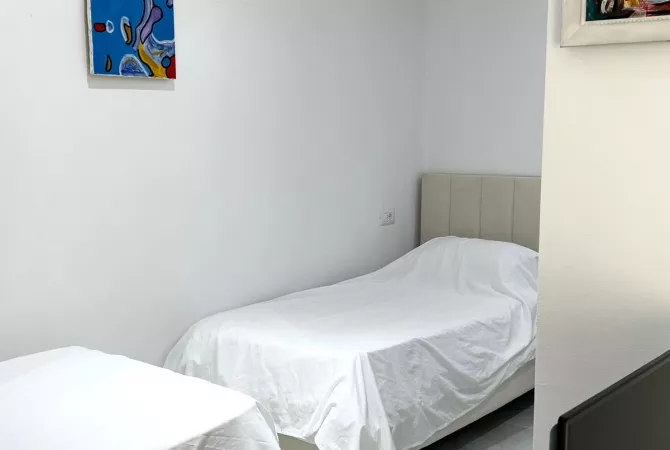 Shtepi ne shitje Apartament ne Himare, 1+1, Mobilimi E mobiluar, Pagesa 220,000  Euro.