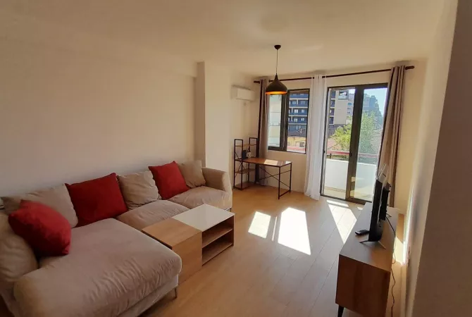 Shtepi me qera 1+1 ne Tirane - 59,000 Leke