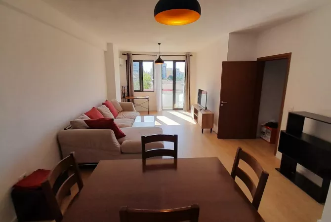 Shtepi me qera 1+1 ne Tirane - 59,000 Leke