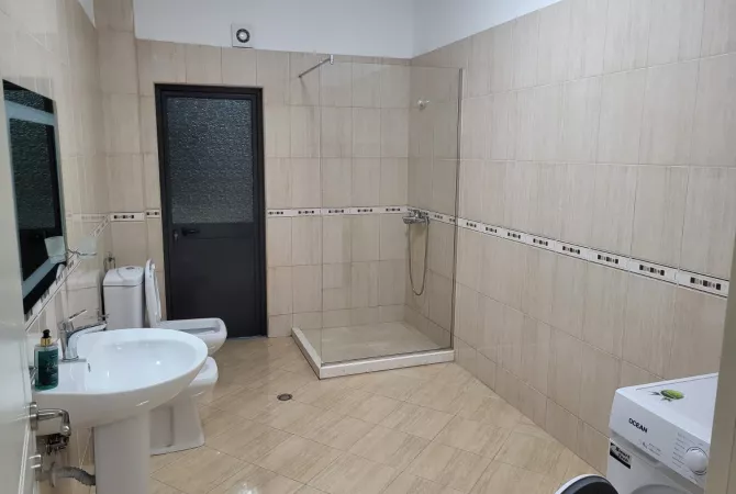 Shtepi me qera 3+1 ne Tirane - 60,000 Leke