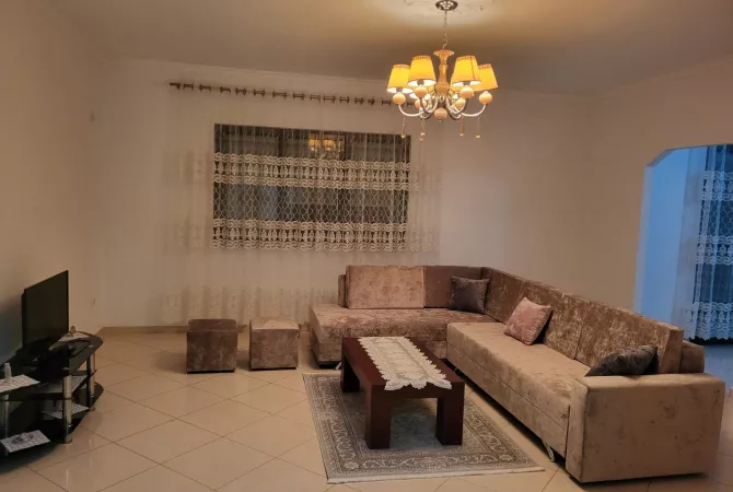 Shtepi me qera 3+1 ne Tirane - 60,000 Leke