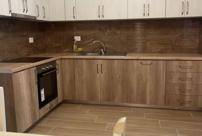 Shtepi me qera 1+1 ne Tirane - 70,000 Leke