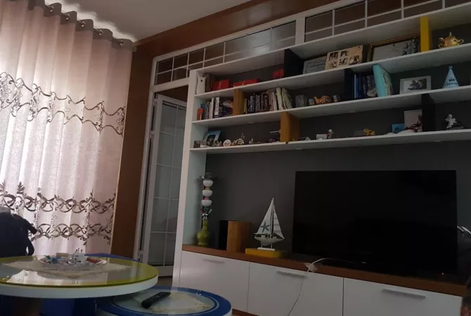 Shtepi me qera 1+1 ne Tirane - 35,000 Leke