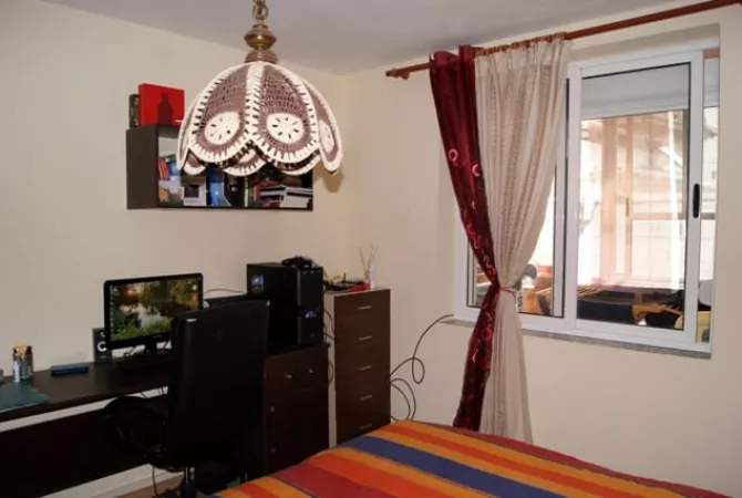 Shtepi ne shitje Apartament ne Tirane, 1+1, Mobilimi E mobiluar, Pagesa 130,000  Euro.