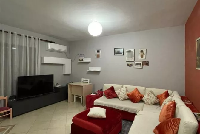 Shtepi me qera 2+1 ne Tirane - 60,000 Leke
