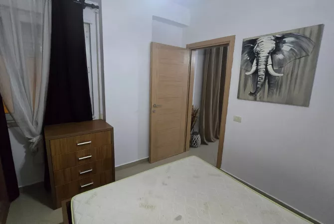 Shtepi me qera 2+1 ne Tirane - 50,000 Leke
