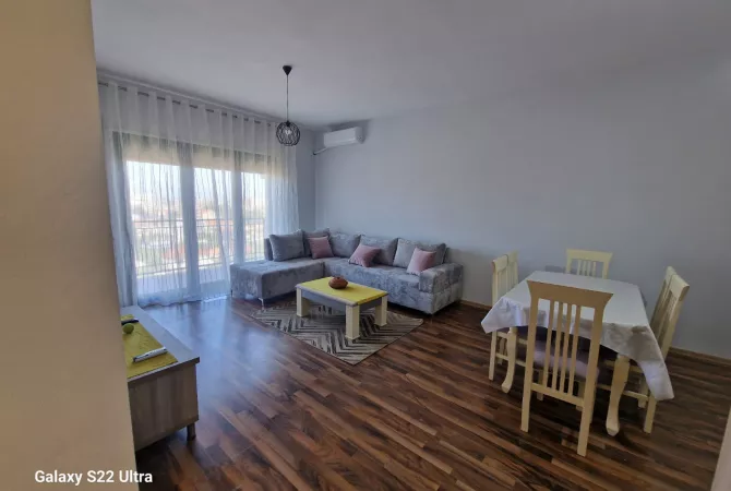 Shtepi me qera Apartament ne Tirane, 2+1, Mobilimi E mobiluar, Pagesa 65,000  Leke.