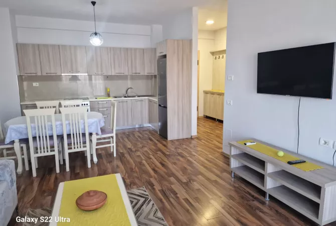 Shtepi me qera 2+1 ne Tirane - 65,000 Leke