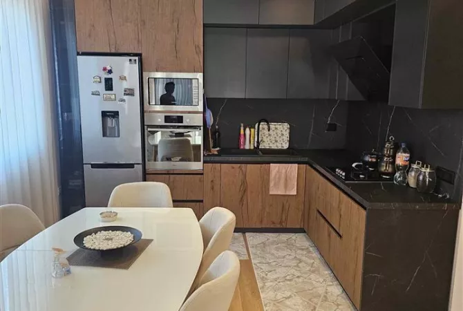 Shtepi me qera Apartament ne Tirane, 2+1, Mobilimi E mobiluar, Pagesa 65,000  Leke.
