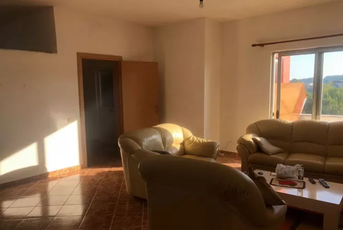 Casa in affitto 3+1 a Tirana - 30,000 Leke