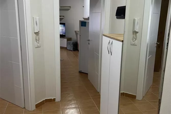 Shtepi me qera Apartament ne Tirane, 2+1, Mobilimi E mobiluar, Pagesa 450  Euro.
