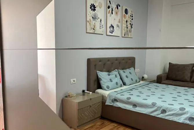 Shtepi me qera Garsoniere ne Tirane - 46,000 Leke