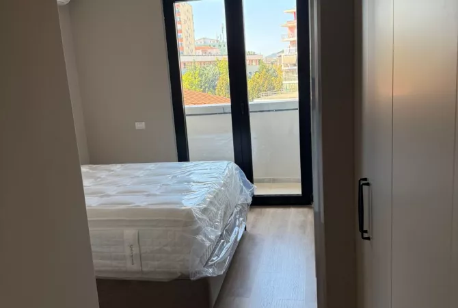 Shtepi me qera 2+1 ne Tirane - 750 Euro