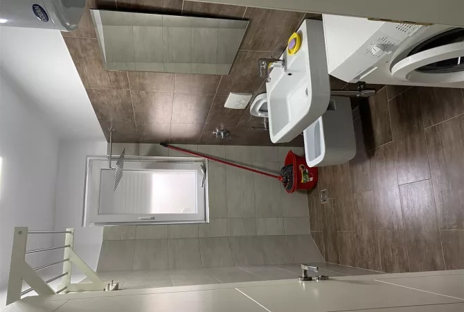 Shtepi me qera Apartament ne Tirane, 2+1, Mobilimi E mobiluar, Pagesa 55,000  Leke.