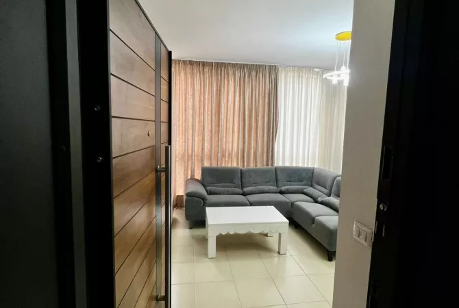 Shtepi me qera 2+1 ne Tirane - 650 Euro