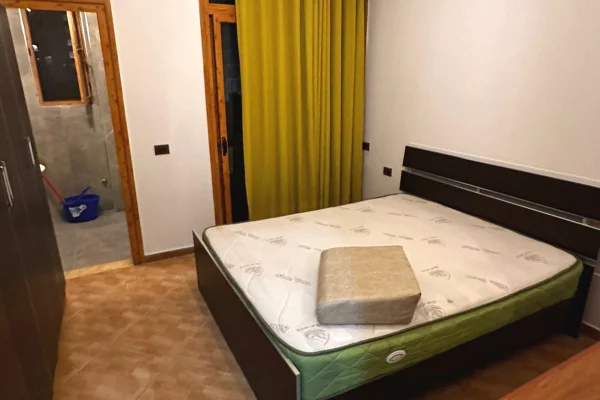 Shtepi me qera 1+1 ne Tirane - 40,000 Leke