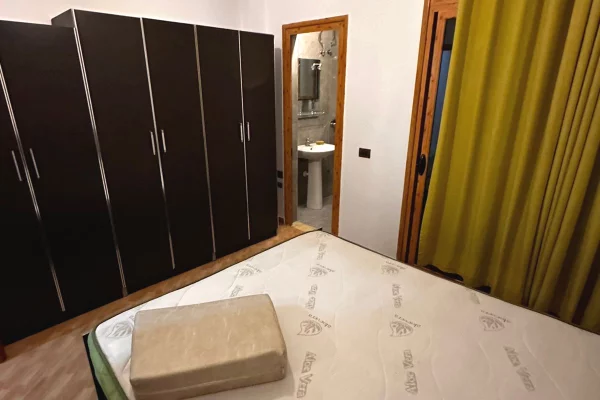 Shtepi me qera Apartament ne Tirane, 1+1, Mobilimi E mobiluar, Pagesa 40,000  Leke.