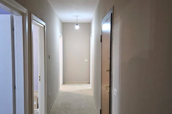 Shtepi me qera Apartament ne Tirane, 3+1, Mobilimi E mobiluar, Pagesa 55,000  Leke.