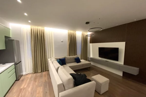 Shtepi me qera 2+1 ne Tirane - 80,000 Leke