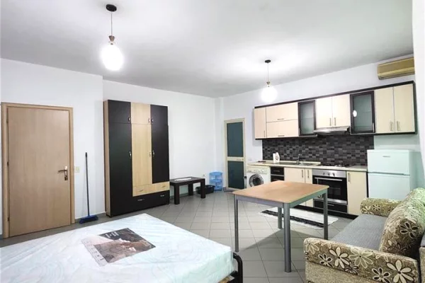 Shtepi me qera Apartament ne Tirane, Garsoniere, Mobilimi E mobiluar, Pagesa 35,000  Leke.