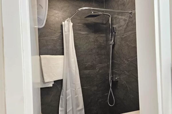 Shtepi me qera 1+1 ne Tirane - 700 Euro