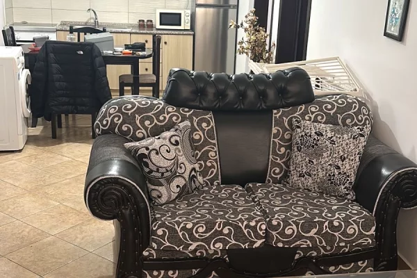 Shtepi me qera Apartament ne Tirane, 2+1, Mobilimi E mobiluar, Pagesa 35,000  Leke.