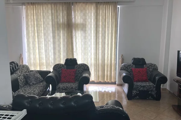 Shtepi me qera 2+1 ne Tirane - 35,000 Leke