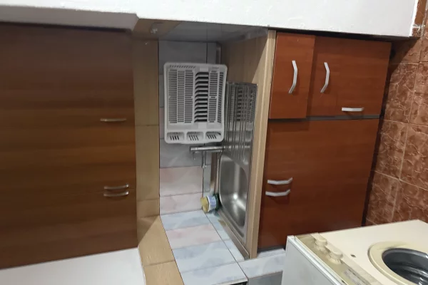 Shtepi me qera 1+1 ne Tirane - 30,000 Leke