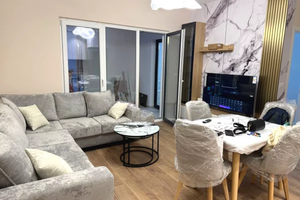 Shtepi me qera 1+1 ne Tirane - 70,000 Leke