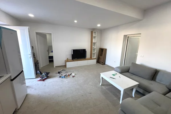 Shtepi me qera 1+1 ne Tirane - 420 Euro