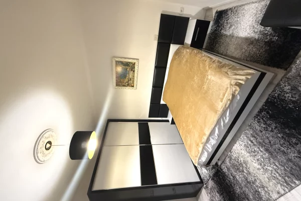 Shtepi me qera Apartament ne Tirane, 2+1, Mobilimi E mobiluar, Pagesa 3,100  Euro.