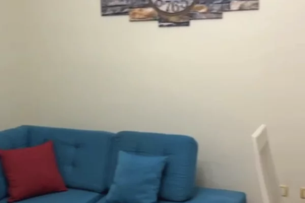 Shtepi me qera Apartament ne Tirane, 2+1, Mobilimi E mobiluar, Pagesa 35,000  Leke.