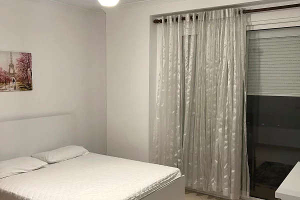 Shtepi me qera 2+1 ne Tirane - 60,000 Leke