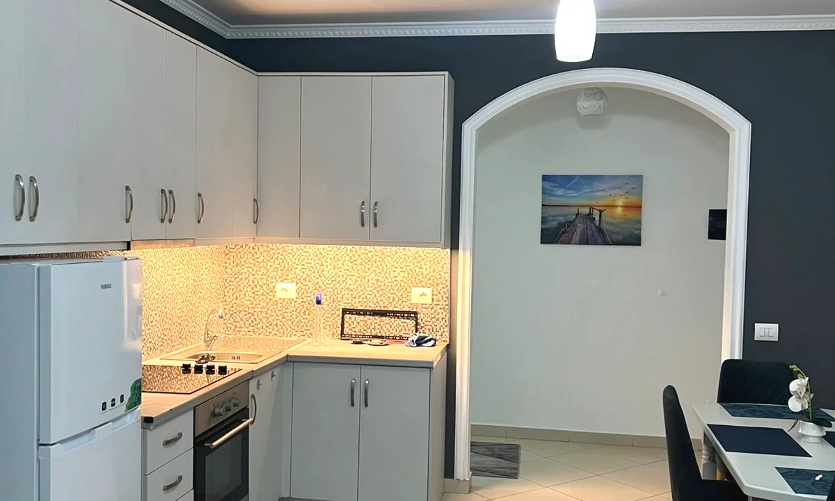 Shtepi me qera Apartament ne Tirane, 2+1, Mobilimi E mobiluar, Pagesa 60,000  Leke.