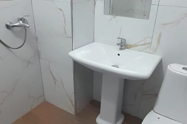 Shtepi me qera Apartament ne Tirane, 1+1, Mobilimi E mobiluar, Pagesa 35,000  Leke.