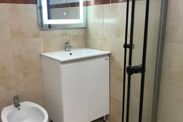 Shtepi ne shitje Vila Luksoze ne Tirane, 2+1, Mobilimi E mobiluar, Pagesa 400,000  Euro.