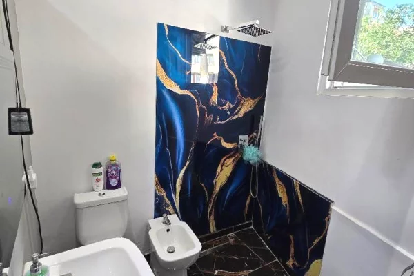 Shtepi me qera Apartament ne Tirane, Garsoniere, Mobilimi E mobiluar, Pagesa 25,000  Leke.