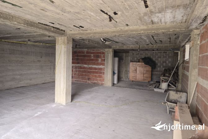 Ambient per Magazinim me Qera