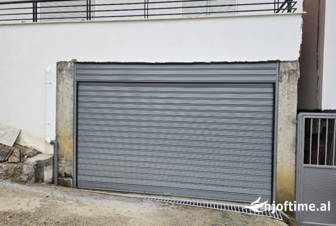 Ambient per Magazinim me Qera