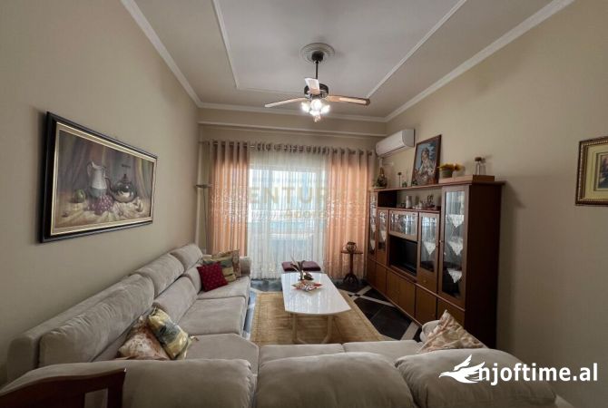 Shtepi me qera 2+1 ne Tirane - 500 Euro