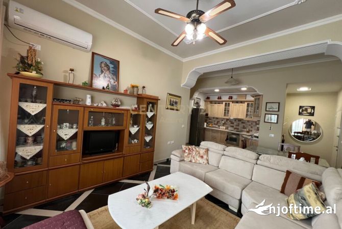 Shtepi me qera 2+1 ne Tirane - 500 Euro